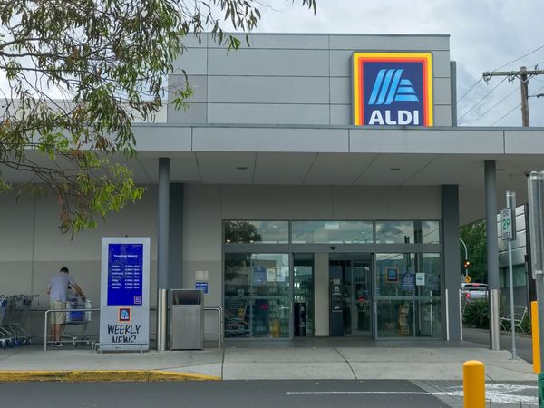 Fan de l’enseigne un couple s’est marié dans un magasin Aldi