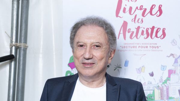 "Je l’ai adoptée" : Michel Drucker se confie sur sa relation avec la fille de Dany Saval