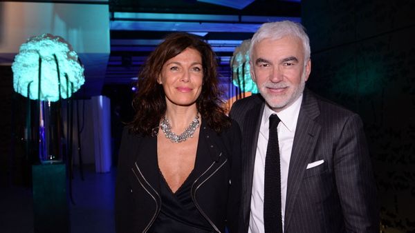 "Je veux le voir" : Pascal Praud reçoit un texto de sa femme en plein direct, il le lit en plateau