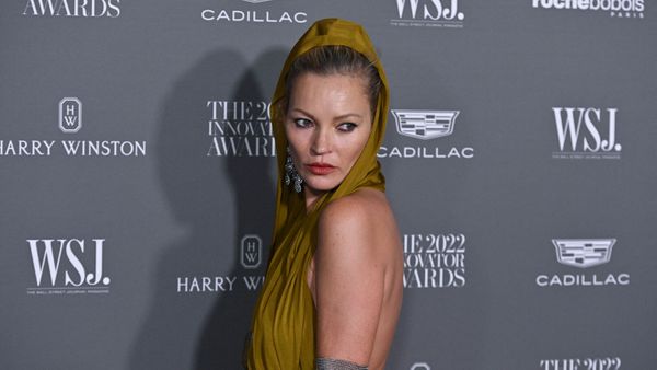 Kate Moss inquiétante après un discours jugé incohérent