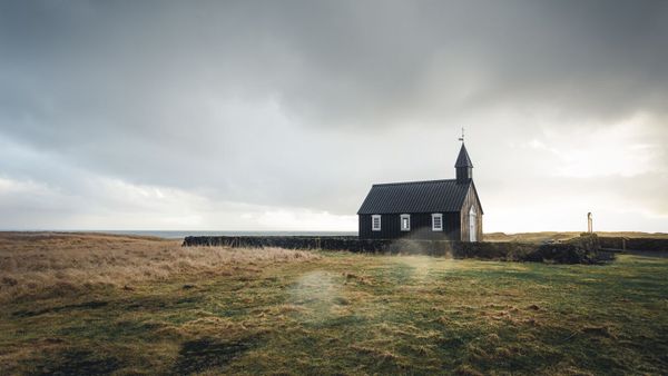 MAISONS DE L’HORREUR. Le spectre d’un curé mort depuis 70 ans affole les chasseurs de fantômes