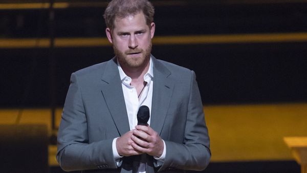  Prince Harry : une femme 13 ans plus vieille que lui évoque une relation passionnée qui "ne sera pas dans son livre"