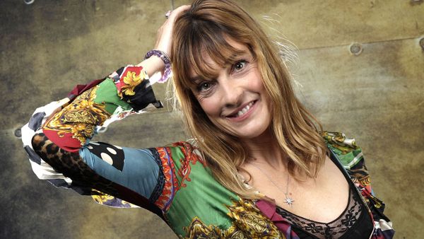 "Triste en voyant que j’ai mes règles" : Eve Angeli très touchée à l’idée de ne pas devenir mère