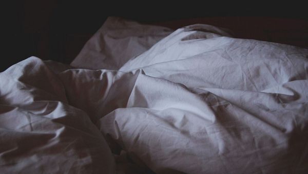 Un cauchemar ! Elle est réveillée en pleine nuit par l’animal visqueux de son voisin