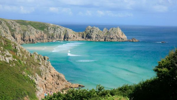 Un mystérieux objet échoué sur une plage stupéfie complètement les badauds