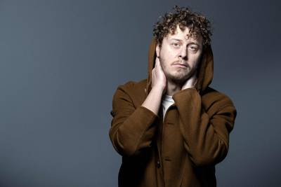 “Je lui résistais, il aimait ça”: les témoignages glaçants de six femmes qui accusent Norman Thavaud de viol et de corruption de mineur