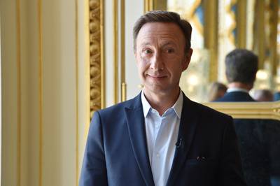 “Joyeux Noël”: la tendre vidéo de Stéphane Bern aux côtés de son compagnon