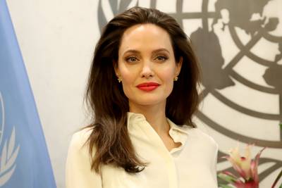 Angelina Jolie renonce à son rôle d’envoyée spéciale du HCR: “Il est temps pour moi de travailler différemment”