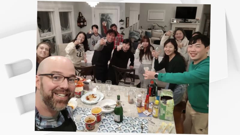 Bloqués par la tempête hivernale, des touristes sud-coréens accueillis par un couple d’Américains