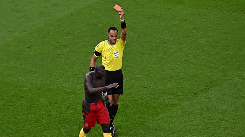 Cameroun-Brésil: ascenseur émotionnel pour Aboubakar, buteur et expulsé dans la foulée pour avoir enlevé son maillot