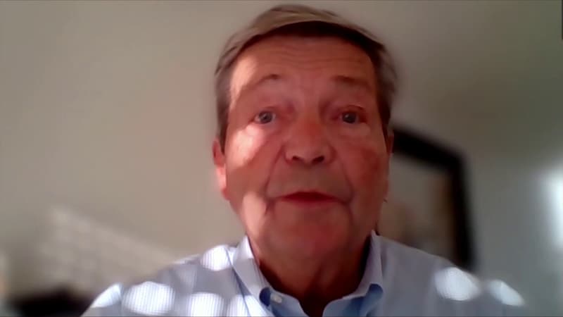 Covid-19: le virologue Christian Bréchot veut que la France exige un test aux voyageurs venant de Chine