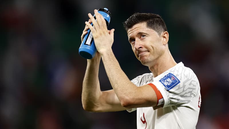 Pologne: Lewandowski entretient le flou sur son avenir international après la défaite contre la France
