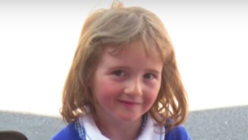 Abusée, découpée et brûlée… La mort effroyable d’une fillette de 5 ans hante toujours ses parents