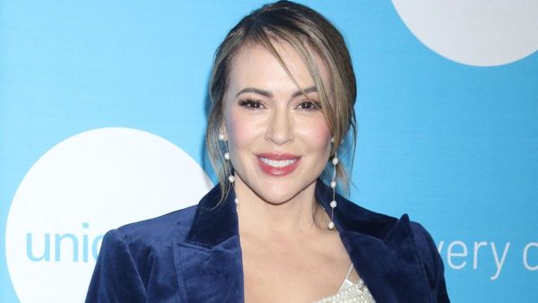 Alyssa Milano a 50 ans : elle publie un cliché d’elle sans filtre et sans maquillage