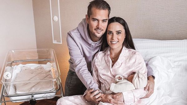 Capucine Anav : sa fille est rentrée de l’hôpital, un cliché de sa magnifique frimousse dévoilé