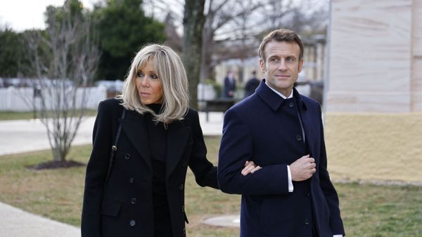Emmanuel Macron : ce subtil cadeau offert à Joe Biden, clin d’oeil à son histoire d’amour avec sa femme