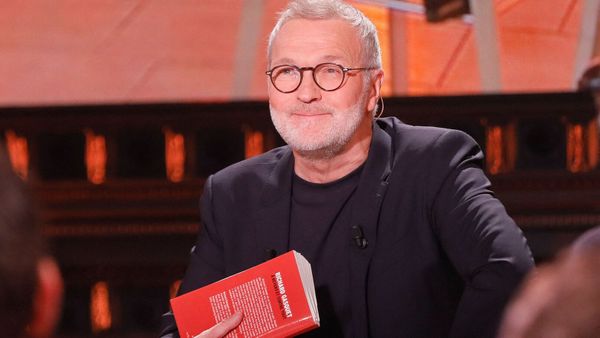 "Il n’avait plus qu’un pied" : les révélations de Laurent Ruquier sur les derniers jours de Robert Lamoureux