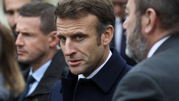 “Il y a 2 semaines, j’étais dans une dépression très grave…” : Emmanuel Macron sans filtre face à Mohamed Bouhafsi