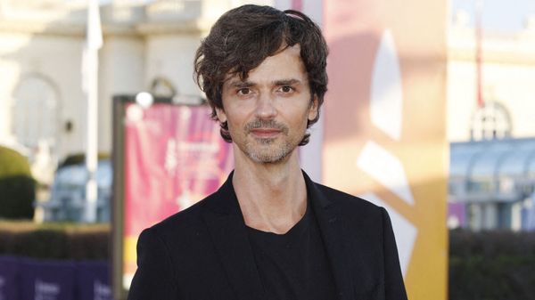 "Je pensais qu’ils étaient un couple idéal" : le fils de Jean-Michel Jarre et Charlotte Rampling se confie sur leur divorce