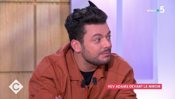 Kev Adams victime de harcèlement scolaire : ce réflexe physique dangereux qu’il a conservé