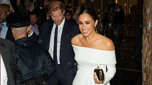 Meghan Markle sublime les épaules nues pour une soirée glamour avec le prince Harry en pleine polémique