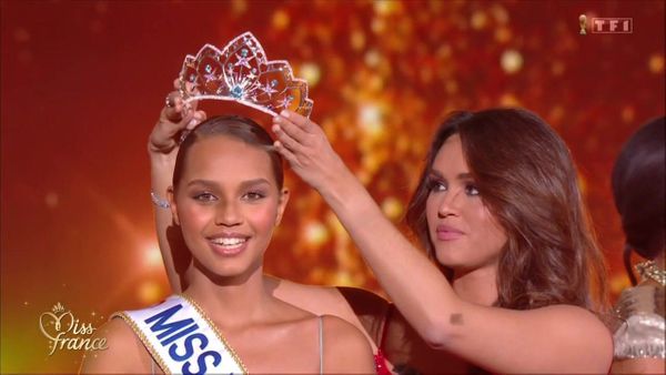 Miss France 2023 : ce défi loufoque que l’oncle d’Indira Ampiot a relevé après son sacre