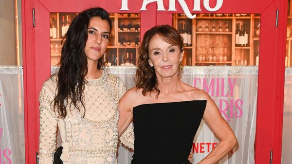 Philippine Leroy-Beaulieu (Emily in Paris) : qui est sa fille, elle-même artiste ?