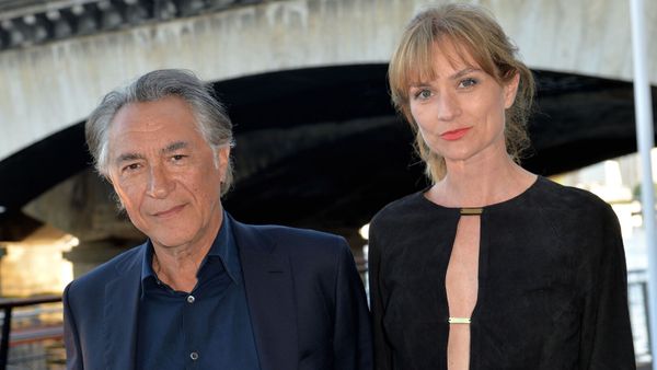 Richard Berry accusé d’inceste : sa femme Pascale Louange, à bout, évoque son "cauchemar éveillé"