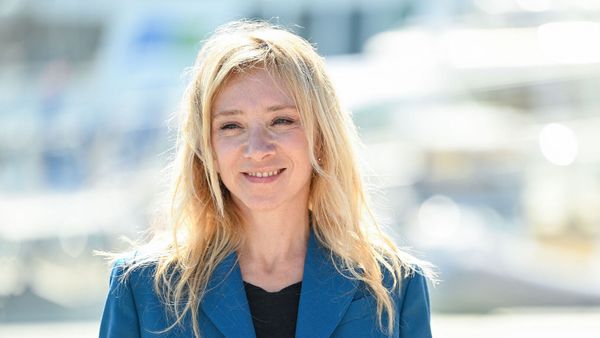 Sylvie Testud séparée du père de ses enfants : confidences cash sur sa rupture et cet acteur italien qui l’a séduite