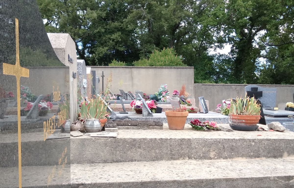 Nîmes : Une centaine de tombes pillées dans un cimetière