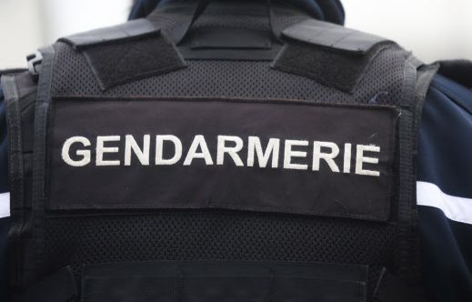 Vaucluse : Un homme retrouvé mort chez lui, deux suspects en garde à vue pour meurtre