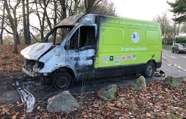 Nord : Une épicerie mobile du Secours populaire incendiée le soir du Réveillon