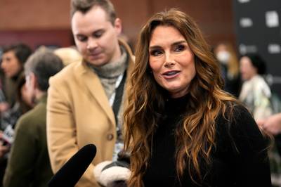 L’actrice Brooke Shields révèle avoir été violée: “Reste en vie et pars”