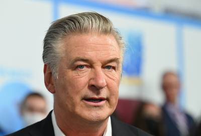 Tir mortel d’Alec Baldwin sur un tournage: éventuelles inculpations annoncées ce jeudi