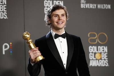 “C’est une honte”: le discours d’Evan Peters, récompensé aux Golden Globes pour “Dahmer”, ne passe pas