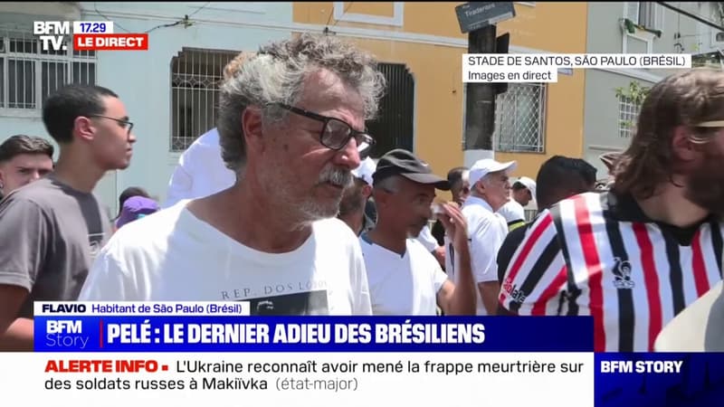 “Pelé a fait partie de ma vie”: ce supporter brésilien rend un dernier hommage au footballeur