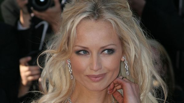 Adriana Karembeu divorcée : pourquoi elle garde toujours le nom de son ex-mari, Christian Karembeu