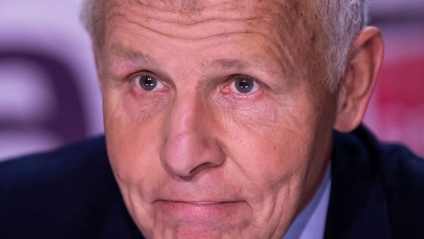 "Avant, je gagnais bien ma vie" : Florence Porcel, première accusatrice de PPDA, aux abois