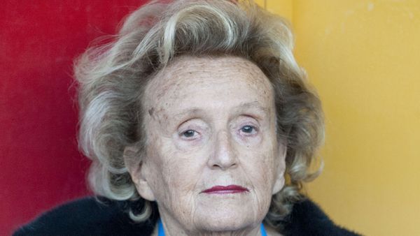 Bernadette Chirac "sous cloche" : une célèbre journaliste raconte comment sa fille Claude fait tout pour cacher son état