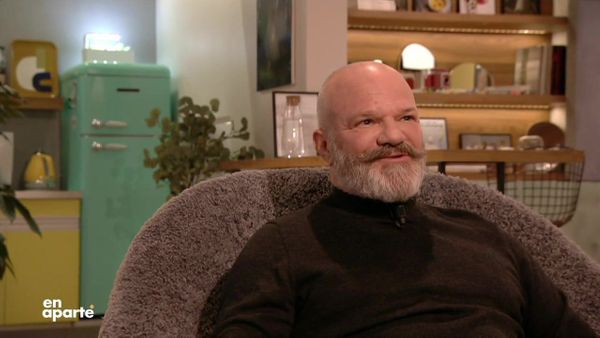 &quot;C’est elle qui m’a demandé en mariage&quot; : surprenante révélation de Philippe Etchebest dans En Aparté