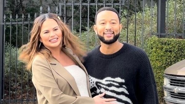 Chrissy Teigen et John Legend parents : ils dévoilent le prénom de leur troisième enfant avec une adorable photo