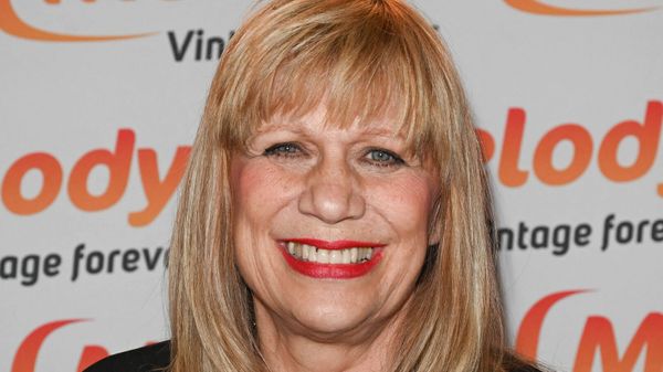 "Deux amies y étaient passées" : cette opération de chirurgie esthétique que Stone s’est offerte à 60 ans