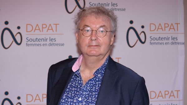 Dominique Besnehard : après son hospitalisation, il dévoile une photo de lui "avec 7 kilos en moins"