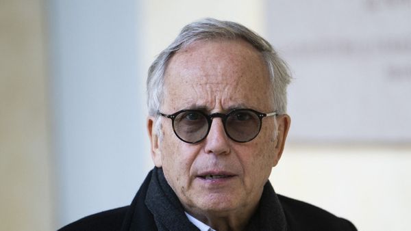 Fabrice Luchini sous antidépresseurs : le comédien explique pourquoi il n’est "pas heureux"