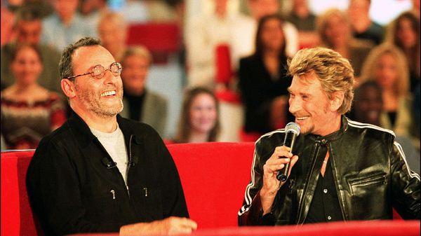 "Il m’a regardé et ne m’a pas répondu" : ce dernier échange déchirant entre Jean Reno et Johnny, mourant