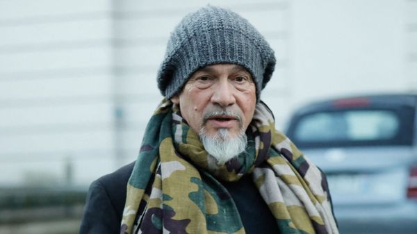 "J’étais tellement gêné" : Florent Pagny confondu avec un sans-abri dans un prestigieux hôtel