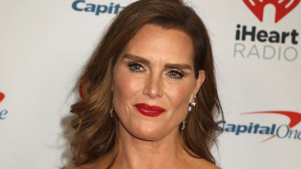 "Je ne me suis pas beaucoup débattue" : Brooke Shields brise le silence sur son viol
