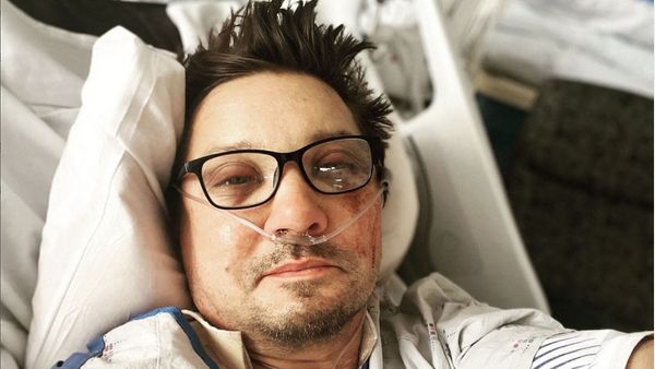 Jeremy Renner (Avengers) gravement blessé : il partage une première vidéo de lui en soins intensifs