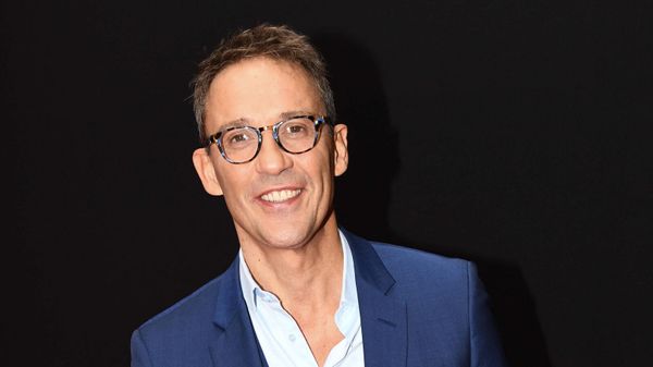 Julien Courbet : Catherine, Twitter, émissions, spectacle, vrai prénom… Tout savoir