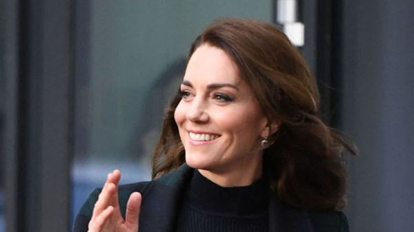 Kate Middleton : découvrez le prix de sa robe pull pour son premier engagement après les révélations d’Harry